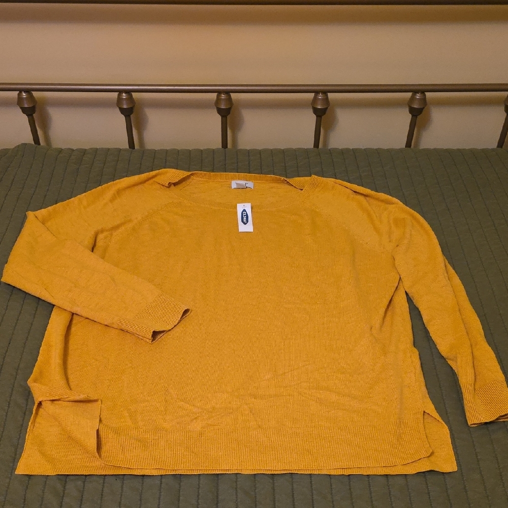 Old Navy Men's Yellow Crewneck Sweater